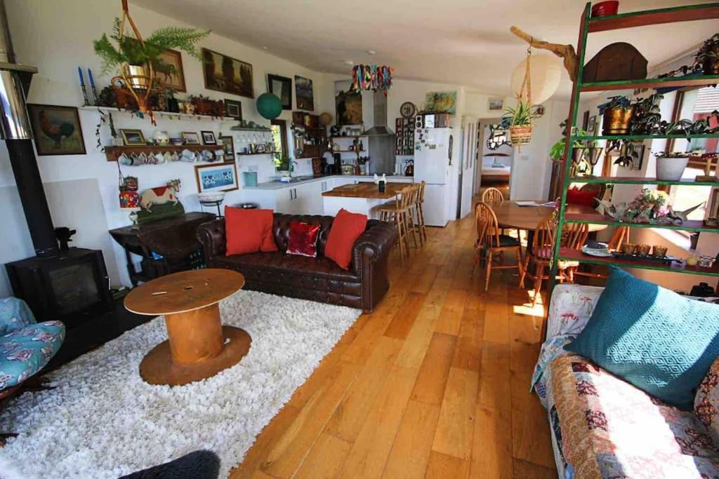 ביוד Spacious Cabin On Isolated Farm With Sea View מראה חיצוני תמונה