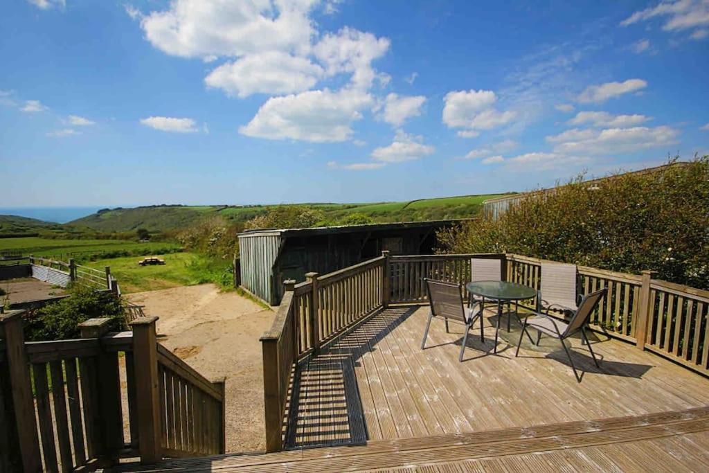 ביוד Spacious Cabin On Isolated Farm With Sea View מראה חיצוני תמונה